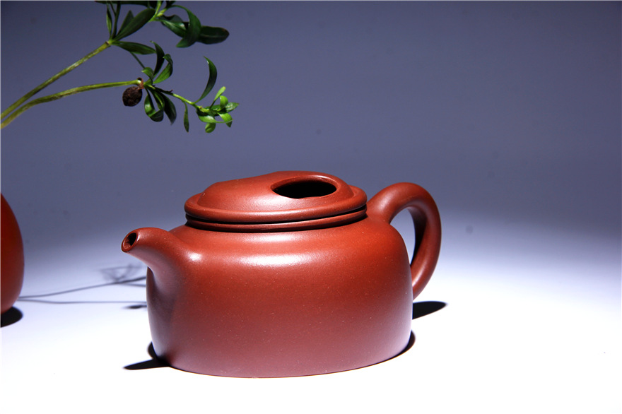 《牛盖莲子》 国家级美术员 青年陶艺家 赵秋萍 210cc