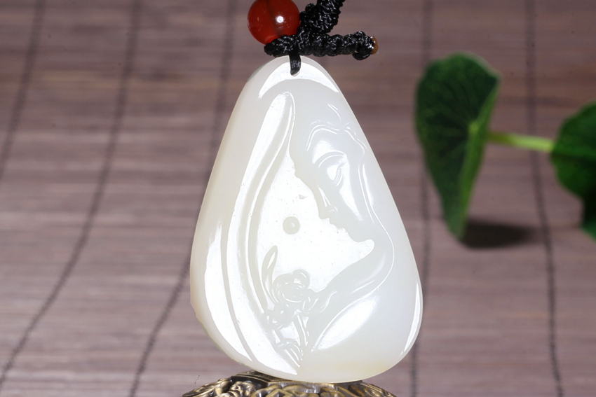 苏工精雕 和田玉侧脸观音30.36克【玉遇缘】