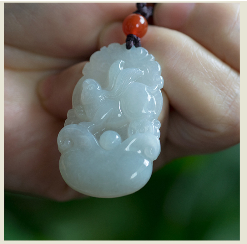淘玉 翡翠兔吊坠 玉兔 生肖兔牌子 生肖玉玉兔子小兔子玉牌项链项坠