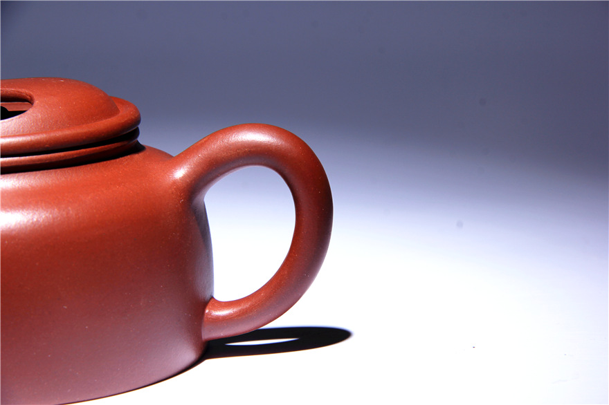 《牛盖莲子》 国家级美术员 青年陶艺家 赵秋萍 210cc