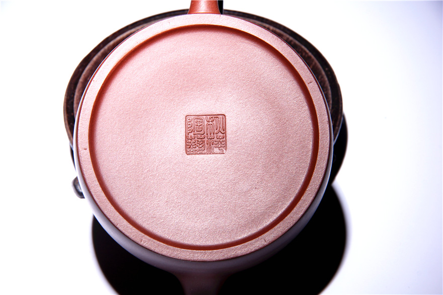 《牛盖莲子》 国家级美术员 青年陶艺家 赵秋萍 210cc