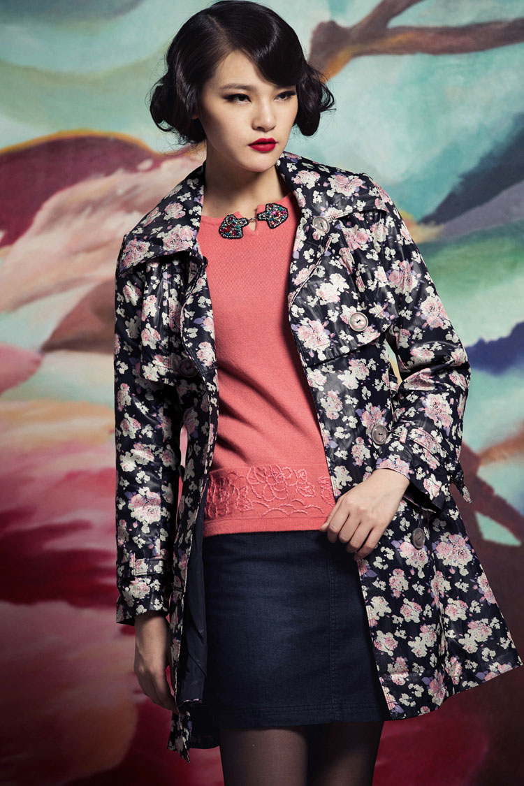 渔牌f12d4009寒烟印花复古双排扣连帽修身中长风衣外套专柜价2258黑色