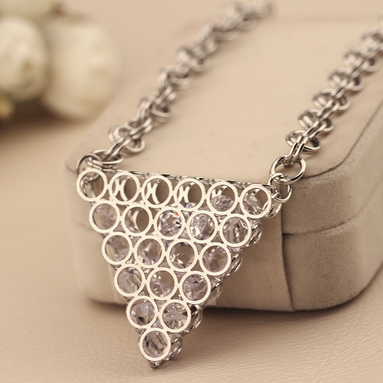 铭韵 镂空三角形项链短款毛衣链锁骨链