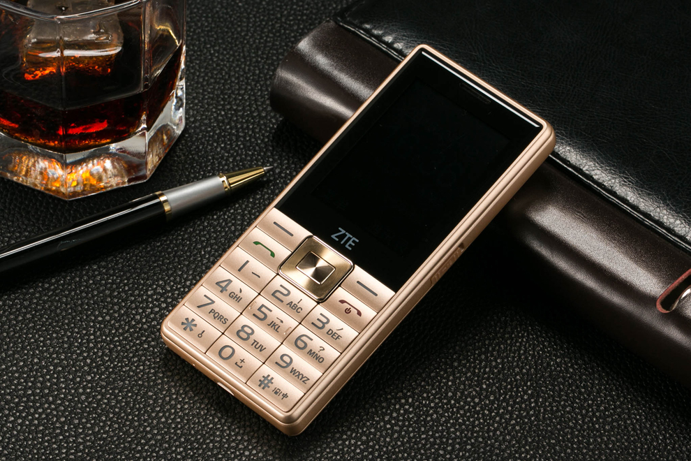 中兴(zte) 守护宝(上海中兴) cv26 电信版老人手机 天翼cdma 中国红