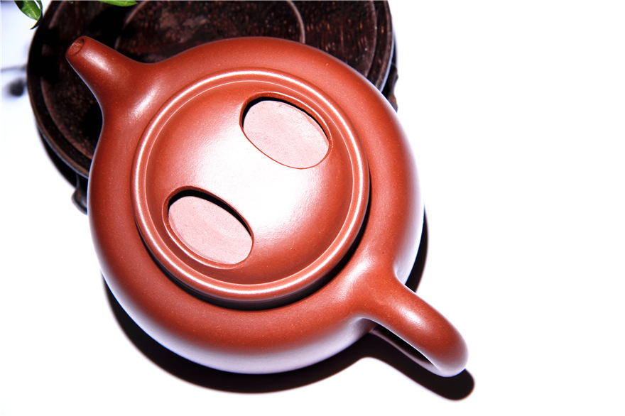 《牛盖莲子》 国家级美术员 青年陶艺家 赵秋萍 210cc