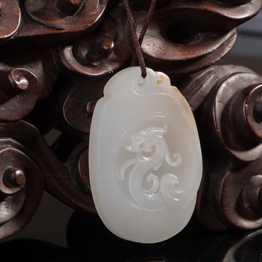 苏工玉雕名家和田玉籽料《仿古龙》11.5g【苏州玉石文化行业协会】