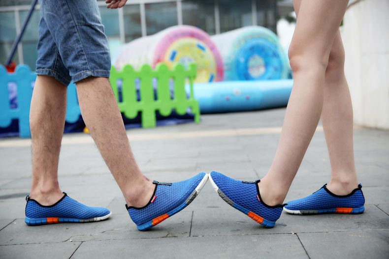 2016春夏季凉鞋男士透气网鞋女休闲跑步运动鞋网面镂空沙滩鞋情侣鞋