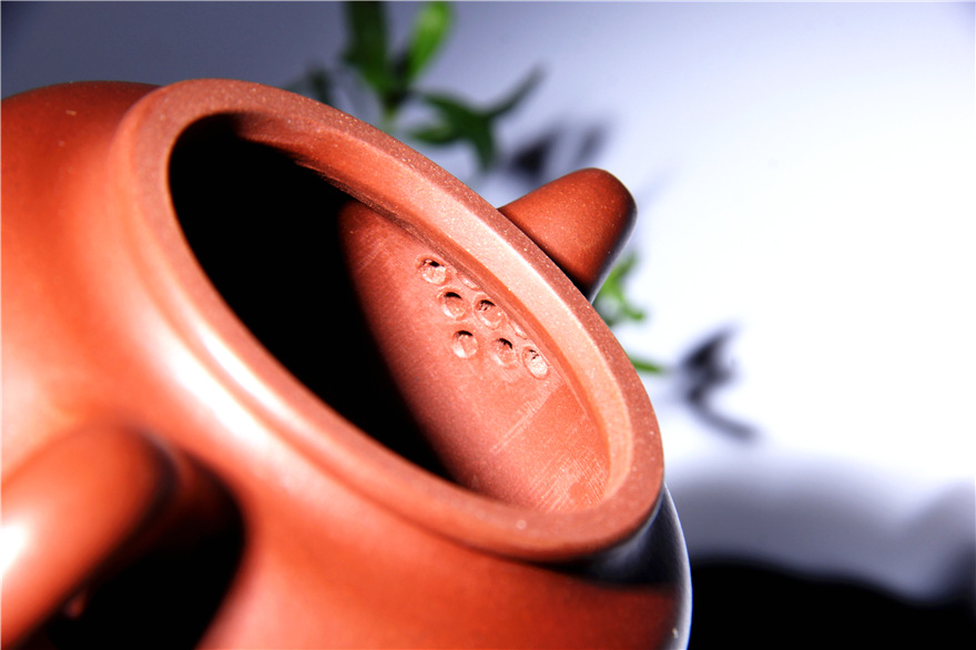 《牛盖莲子》 国家级美术员 青年陶艺家 赵秋萍 210cc