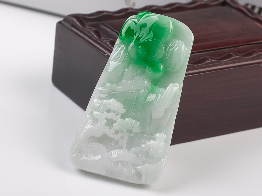 冰芝玉翡翠珠宝白底青山水牌1817g