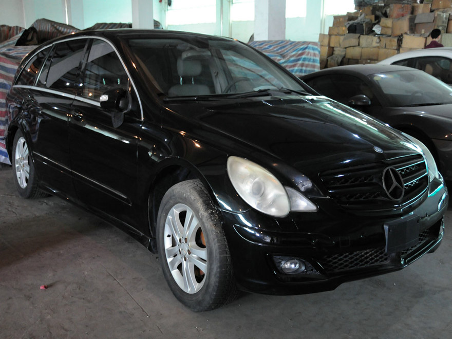 旧奔驰5000cc旅行车1辆