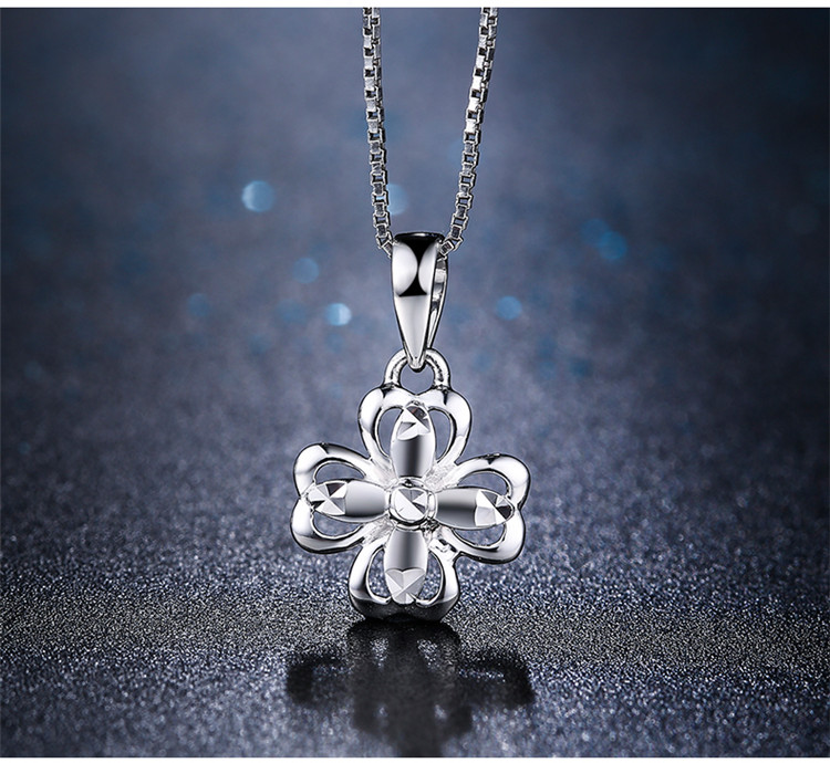 zlf/周六福铂金吊坠女款pt999铂金项链吊坠白金幸运四叶草吊坠 约1.