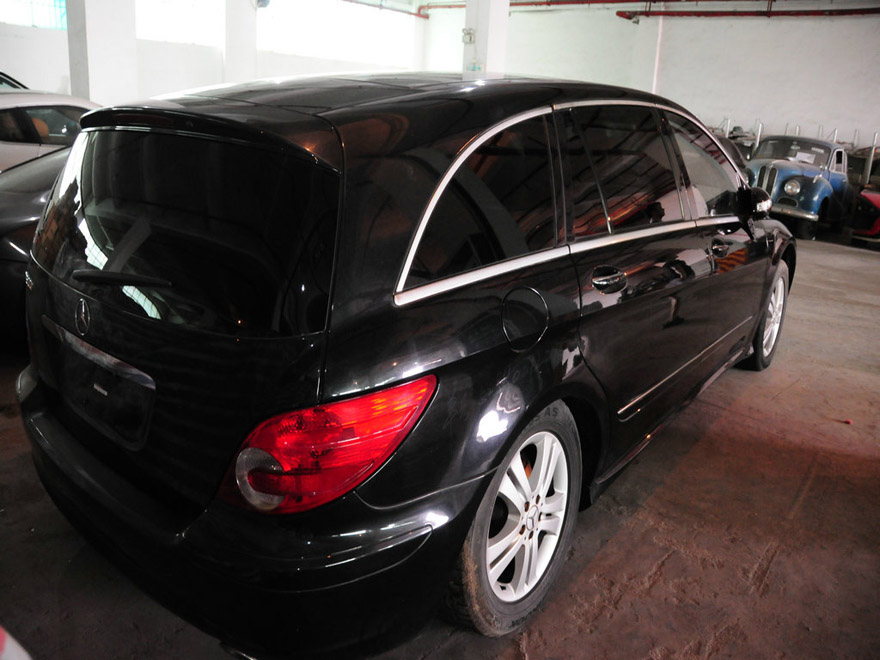 旧奔驰5000cc旅行车1辆