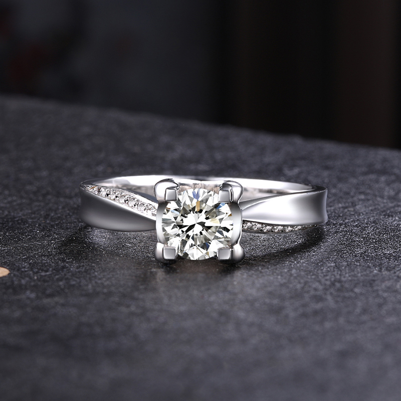 cgc中银金行珠宝首饰 18k金钻石戒指 白金戒指 50分钻戒结婚订婚礼物