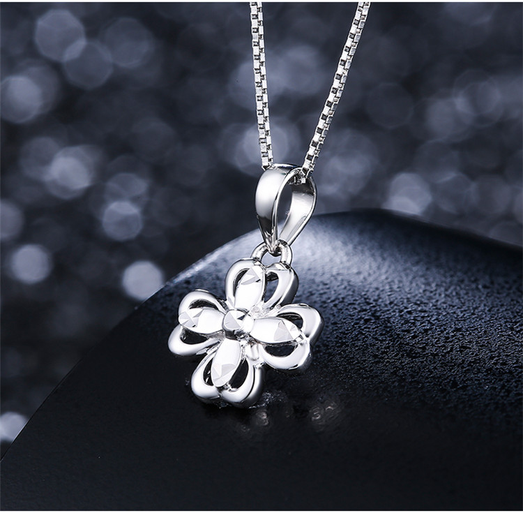 zlf/周六福铂金吊坠女款pt999铂金项链吊坠白金幸运四叶草吊坠 约1.