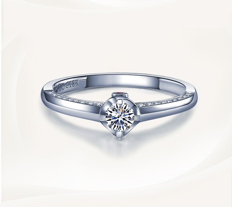 ido真爱加冕系列18k金pt950钻石红宝石女戒求婚结婚钻戒定制18k金30分