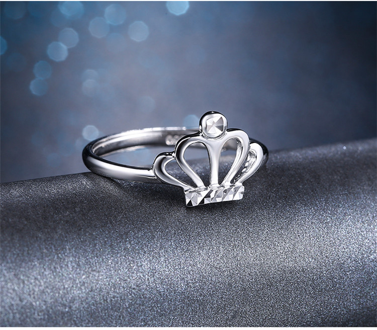 zlf/周六福铂金戒指女款白金戒指pt950铂金皇冠活口戒指约2.40-2.59g