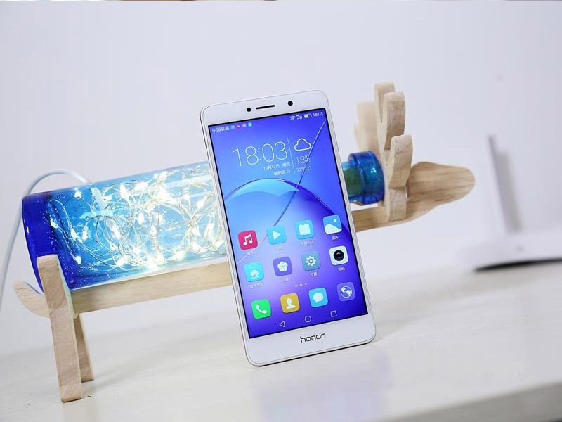 荣耀 畅玩6x 全网通4g手机 铂光金 标准版(3gb ram 32gb rom)标配