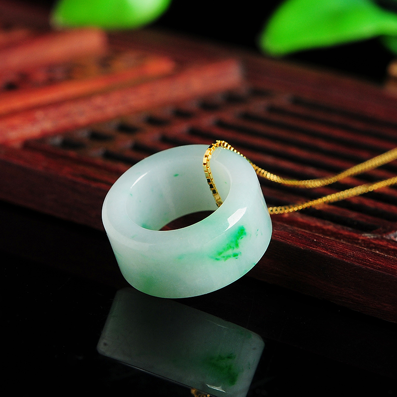 芙雅格翡翠玉环项坠 圆环挂件玉吊坠_ 2折现价1279元