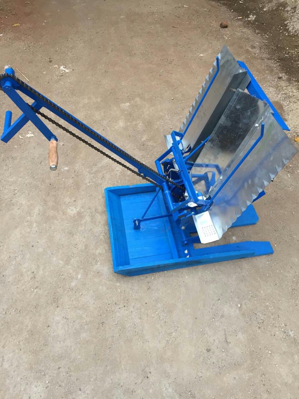 供应 小型手摇插秧机2行水稻种植机手压2行4行秧盘育秧播种.