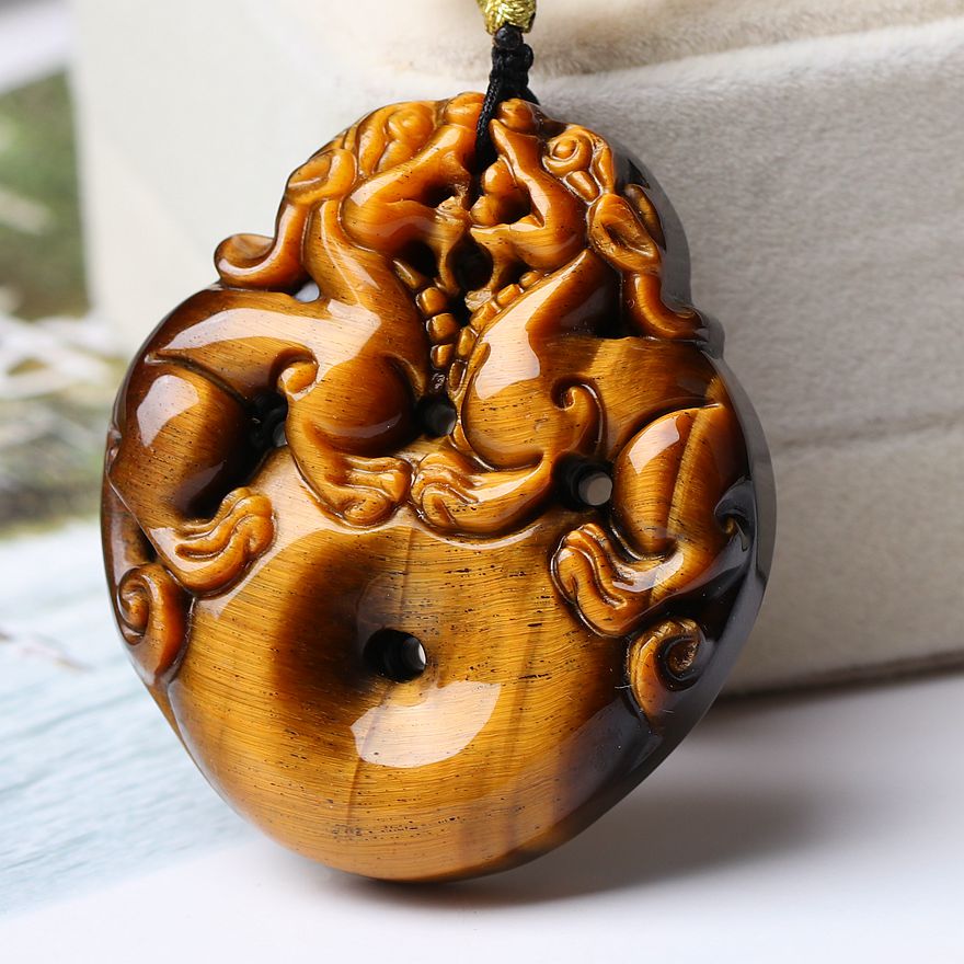 黄虎睛石双貔貅挂坠34.77克 多德珠宝拍卖