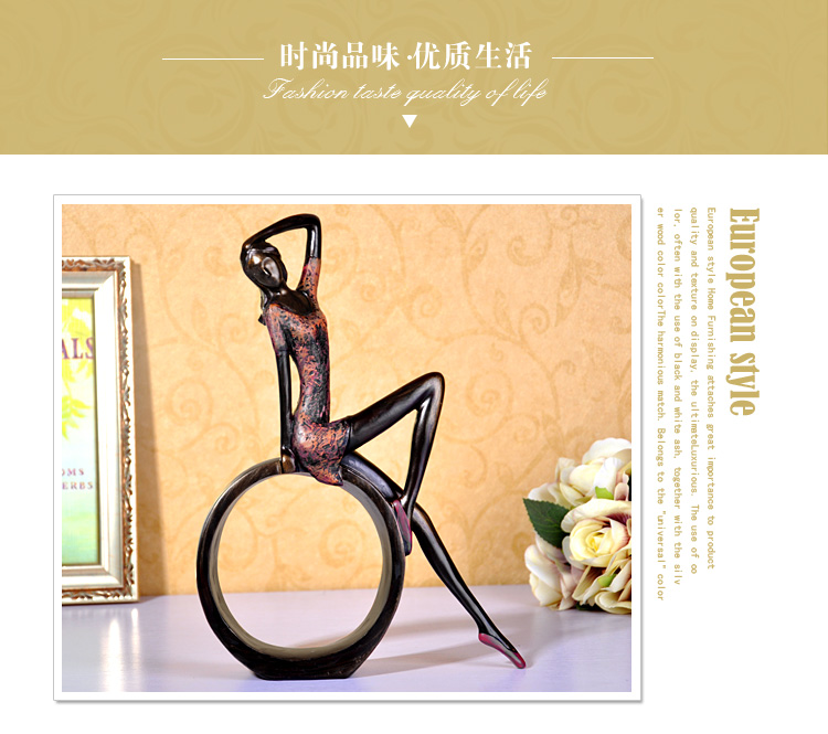 
                                        翻旧事 创意家居工艺品 客厅时尚古典看书少女树脂摆件装饰品婚庆礼品 抚姿少女                