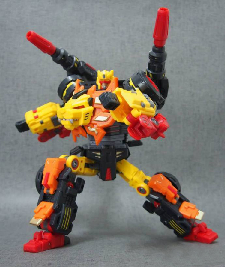 变形金刚玩具 第三方tfc系列 冲云霄组合 警车雷达威 摩托车车辙 消防