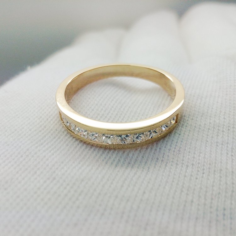 商品名称:18k金钻石戒指(可订18k白 18k黄 18k玫瑰金) 镶嵌方式:轨道