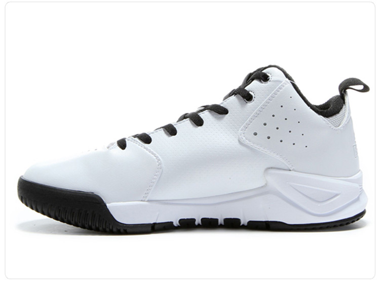 匹克篮球鞋男鞋刘玉栋战神一代中帮耐磨透气防滑减震运动鞋e44341a