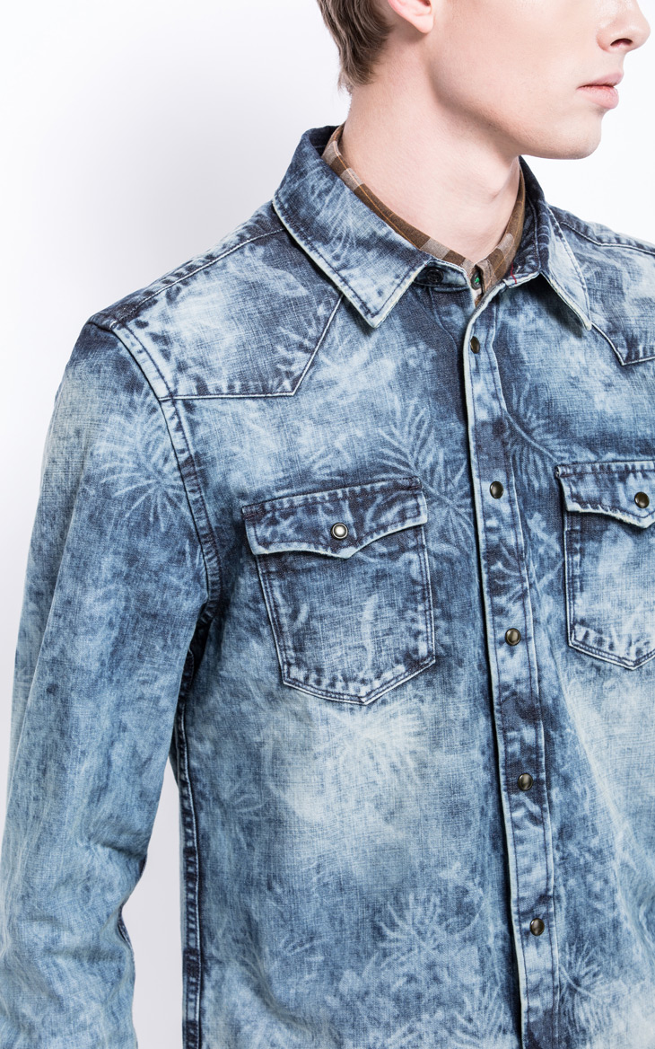 按扣戴盖胸前贴袋