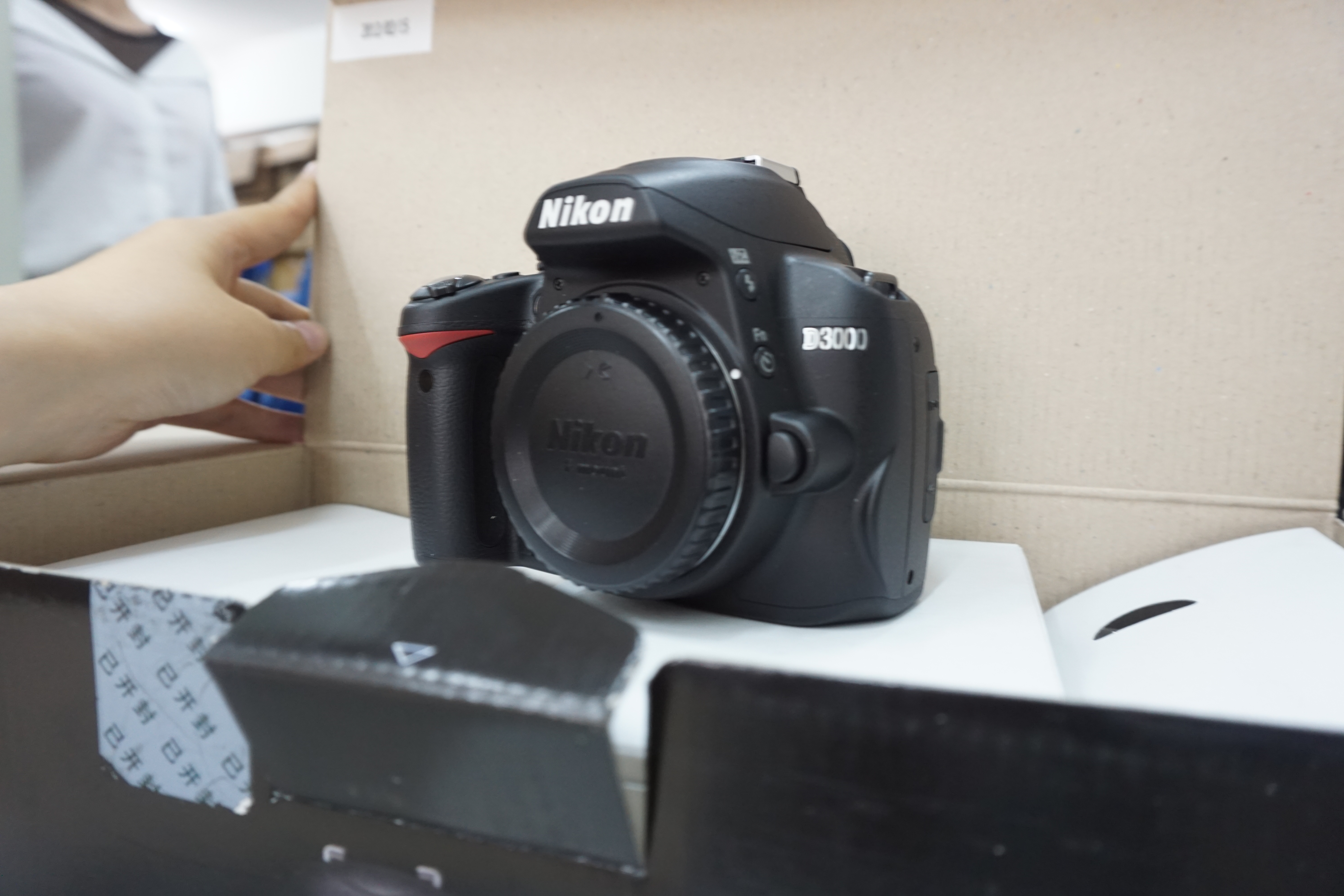 【第一次拍卖】 尼康相机d3000 1台