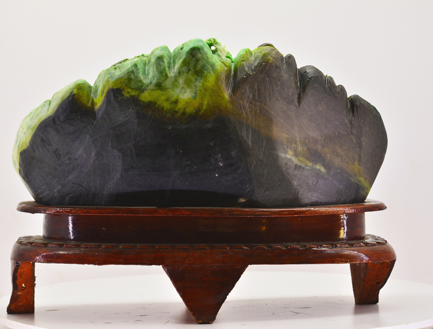 该件作品为独山玉摆件,质地均匀,雕工精湛.