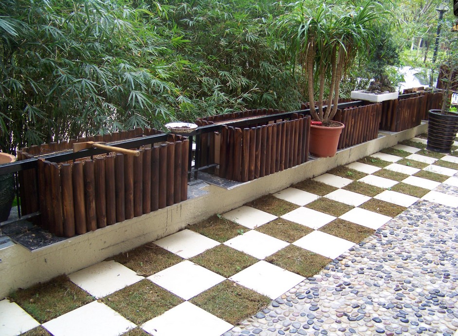 园艺户外炭化防腐实木篱笆花园栅栏木质围栏户外连杭木桩弧形花坛栏栅