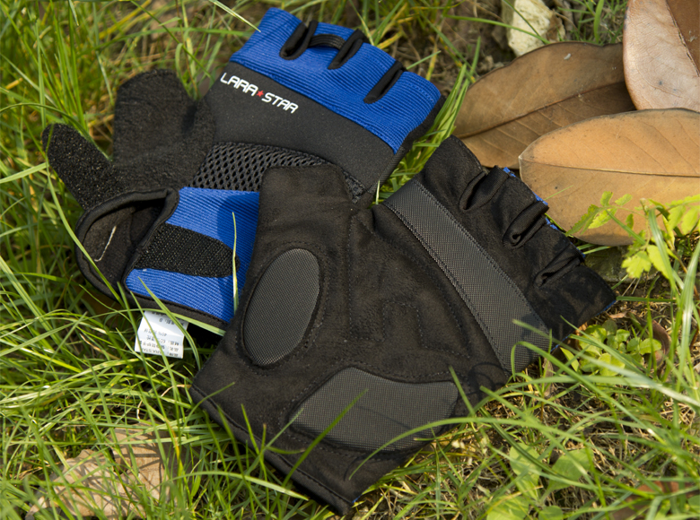 劳拉之星健身运动哑铃单杠引体向上器械训练手套锻炼防滑半指护手掌套