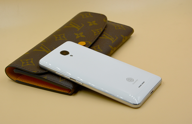 中国移动 a3 移动4g智能手机 双卡双待标配 陶瓷白_ 5折现价288元