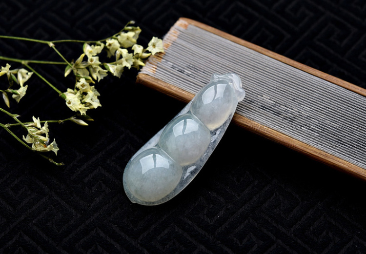 xy5480果敢翡翠 翡翠豆荚四季豆吊坠挂件