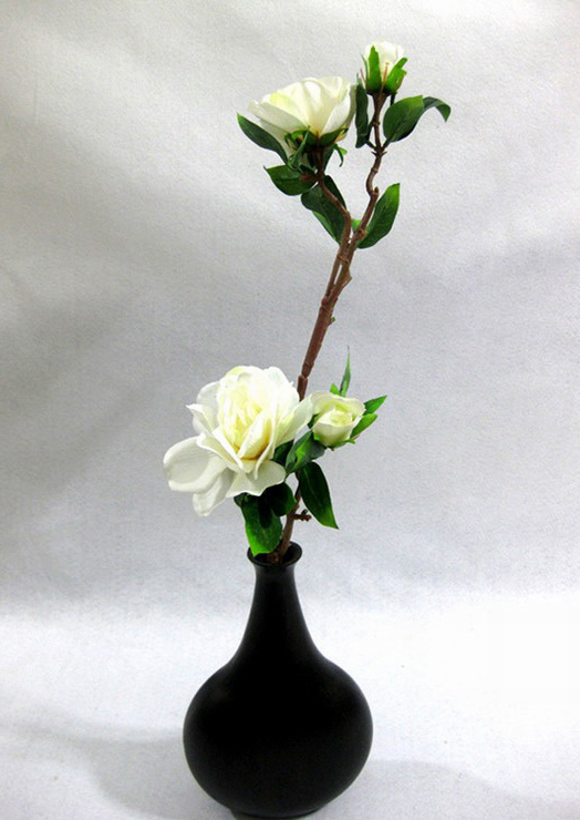 cm 材料:木制(密度板)花瓶,绢布仿真花 颜色:黑色花瓶,白色仿真栀子花