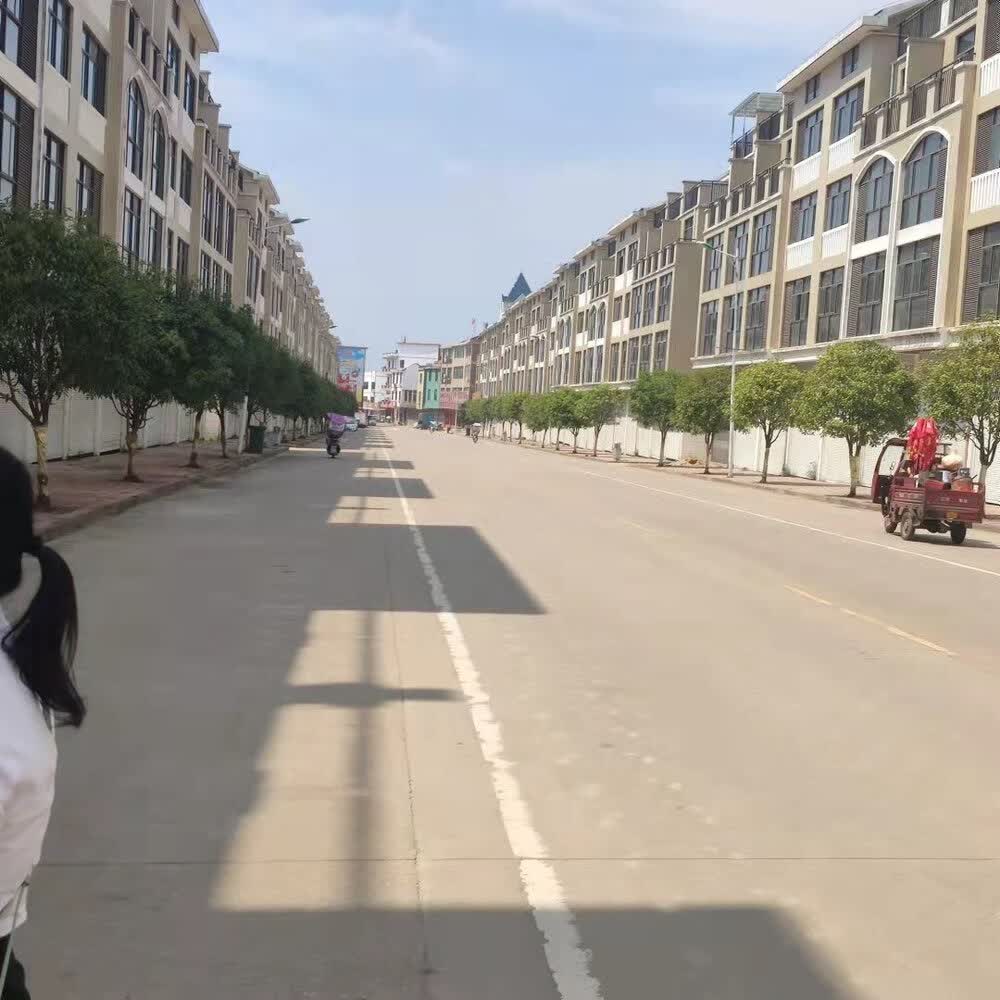 第二次拍卖江西省万年县石镇镇东丁路乐安商业街1幢04号等14间商铺