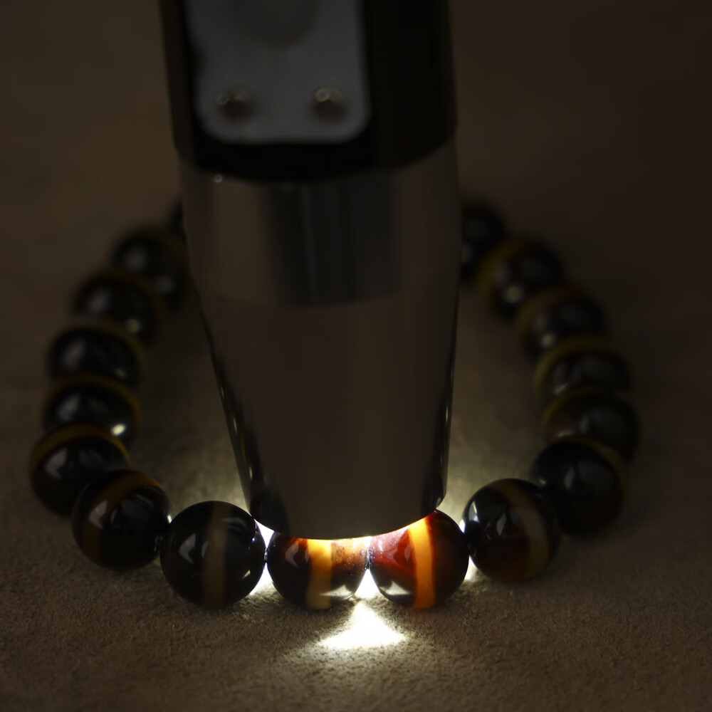 封klc1261:nc28玛瑙一线天手串