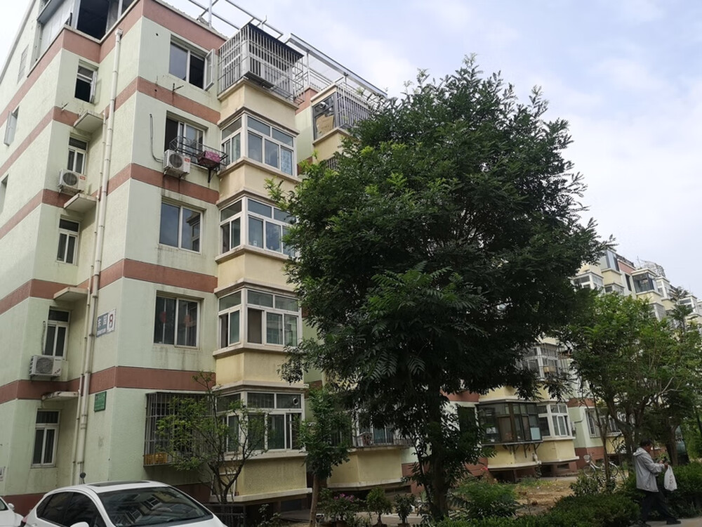 东园南区8号楼8单元201室