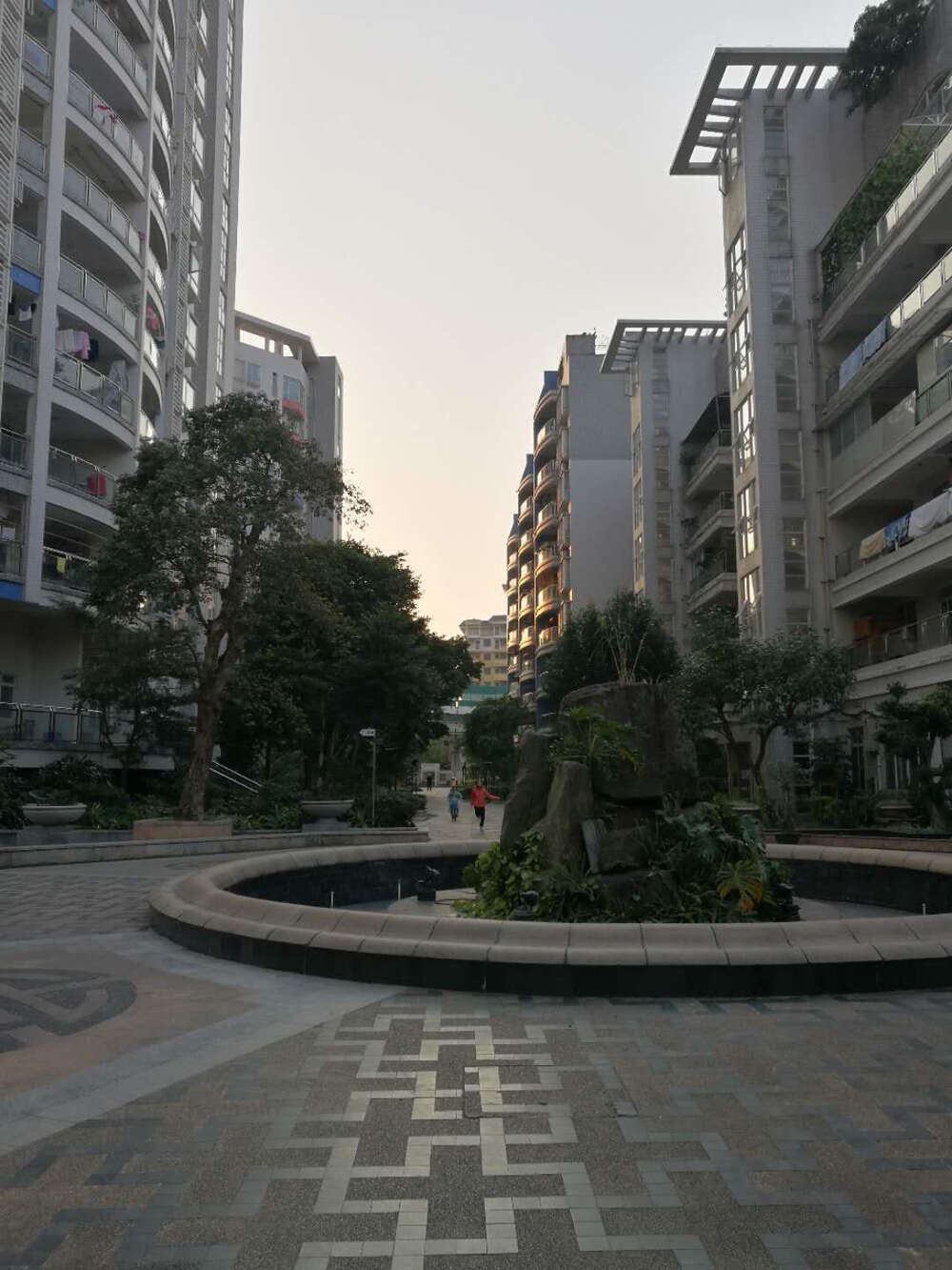 肇庆市端州区塔东三路38号东景华府d4幢1702房(复式)