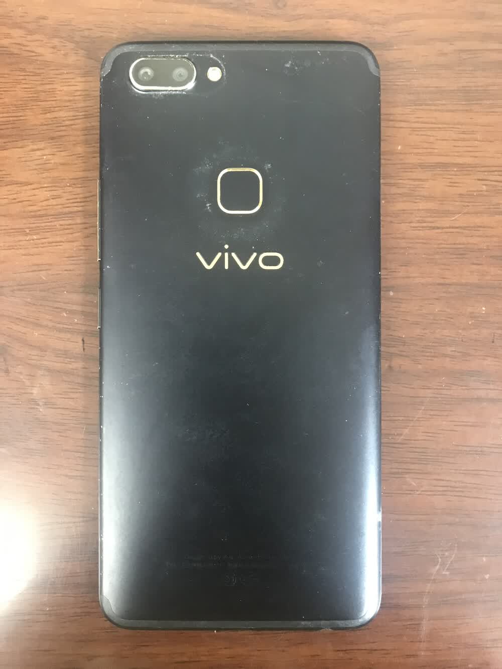                    黑色vivo手机