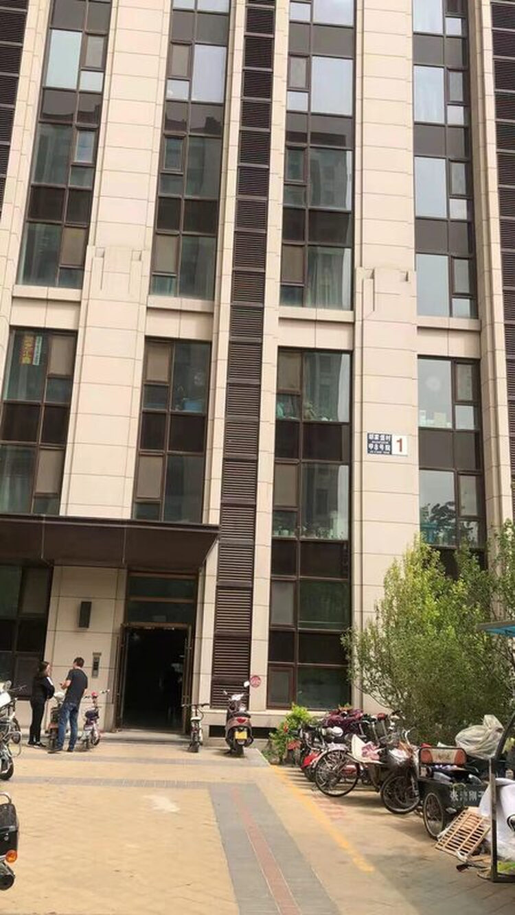 东亚尚品台湖1号楼1518室
