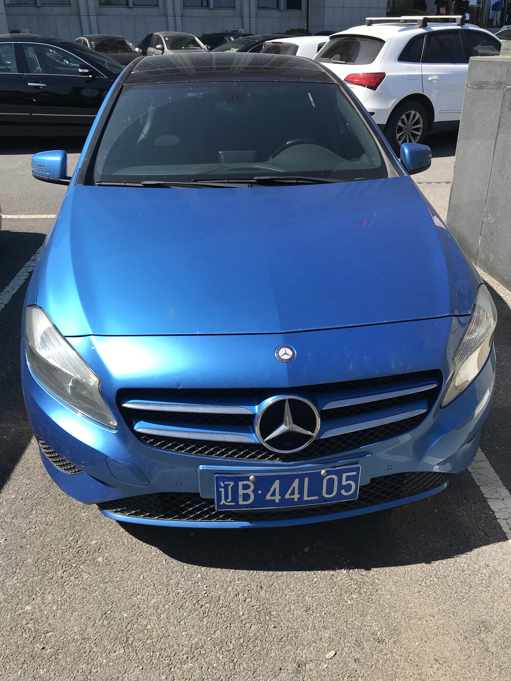 辽b44l05号梅赛德斯奔驰车辆