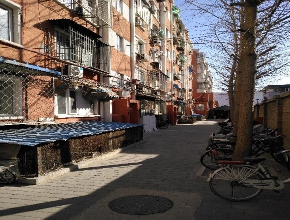 西草园小区西甲4号楼1单元201室