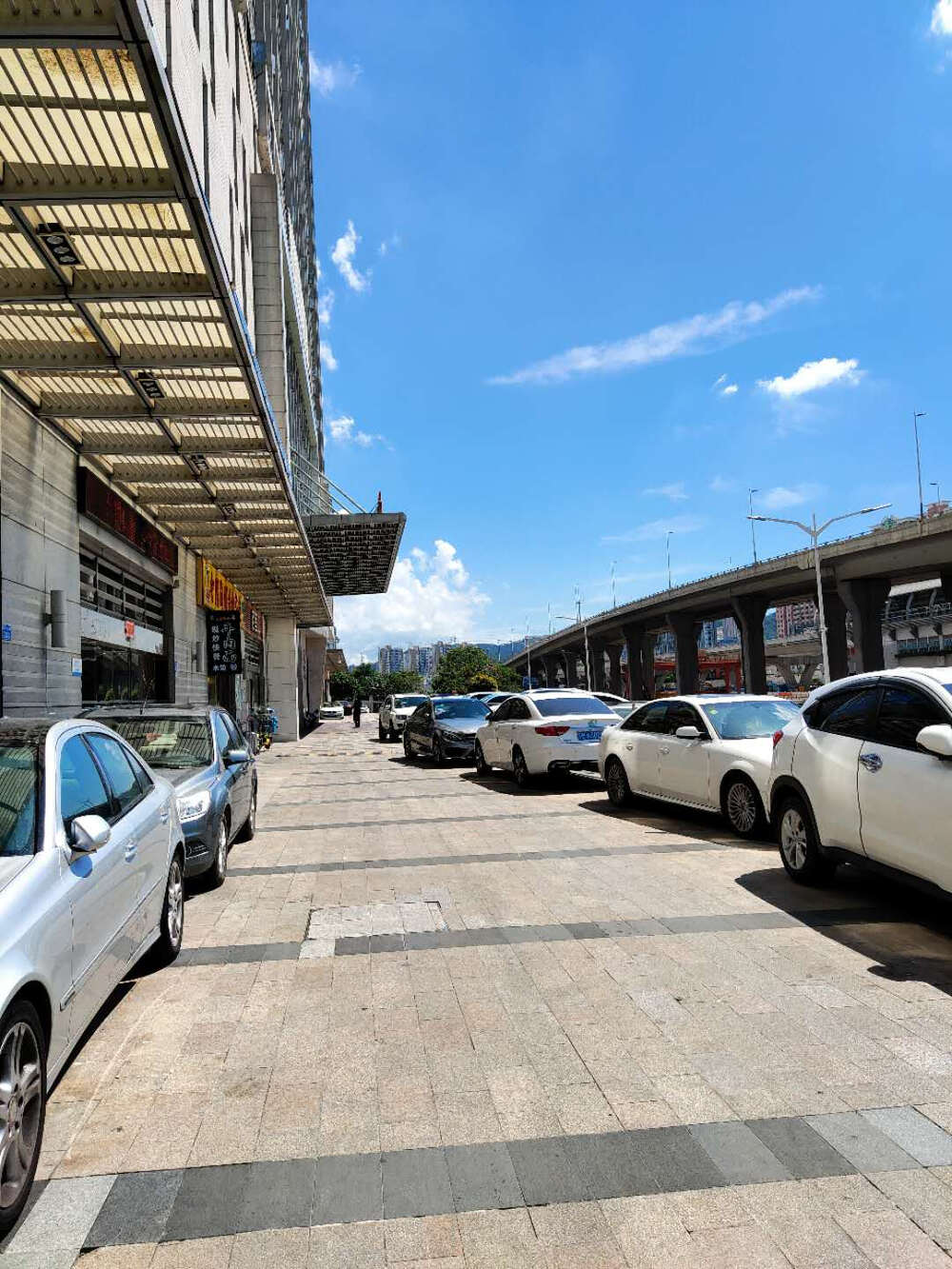 第二次拍卖深圳市龙岗区布吉镇南门墩深惠公路桥侧大都汇大厦b座1002