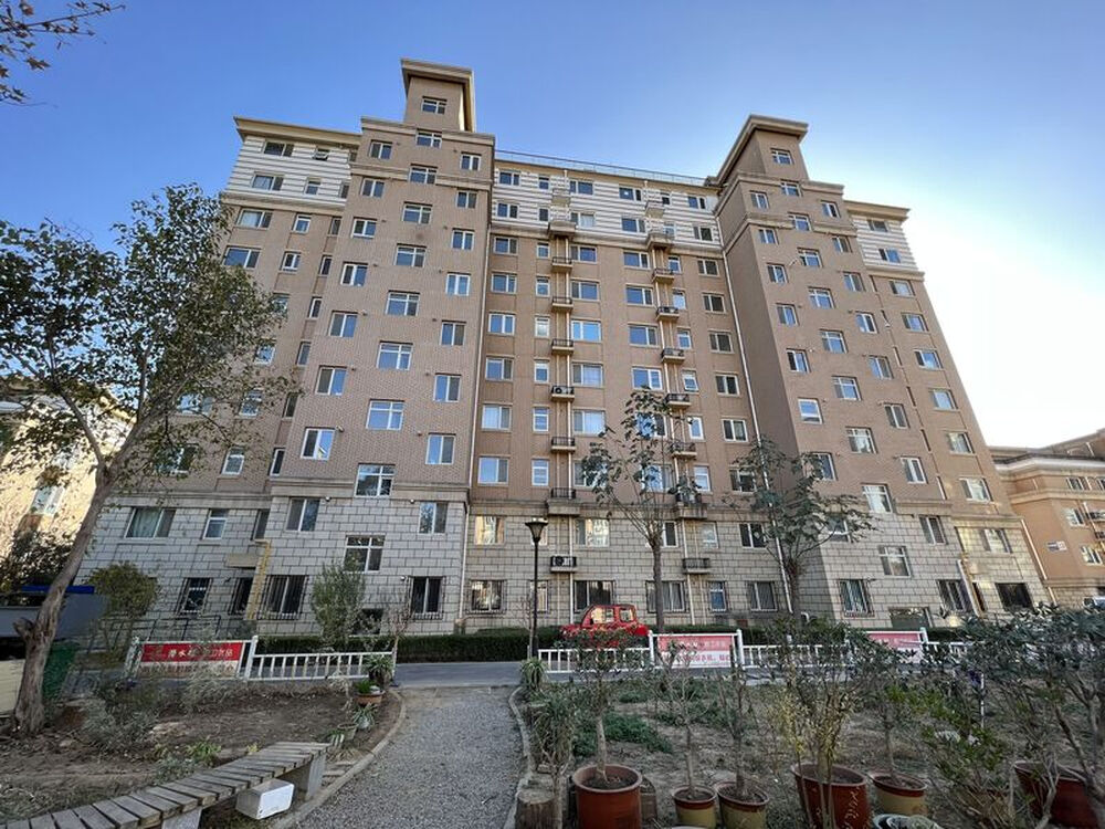 明峻嘉园32号楼2单元502室