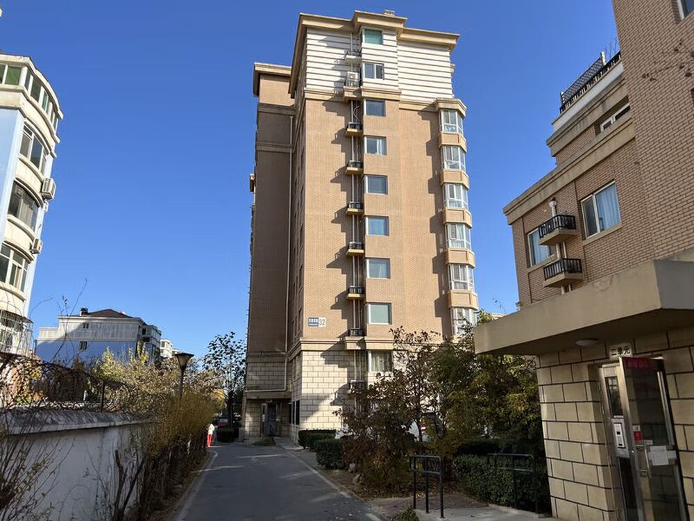 明峻嘉园32号楼2单元502室