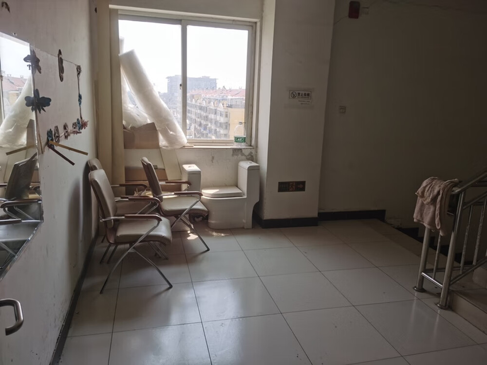 西环路26号楼 501室