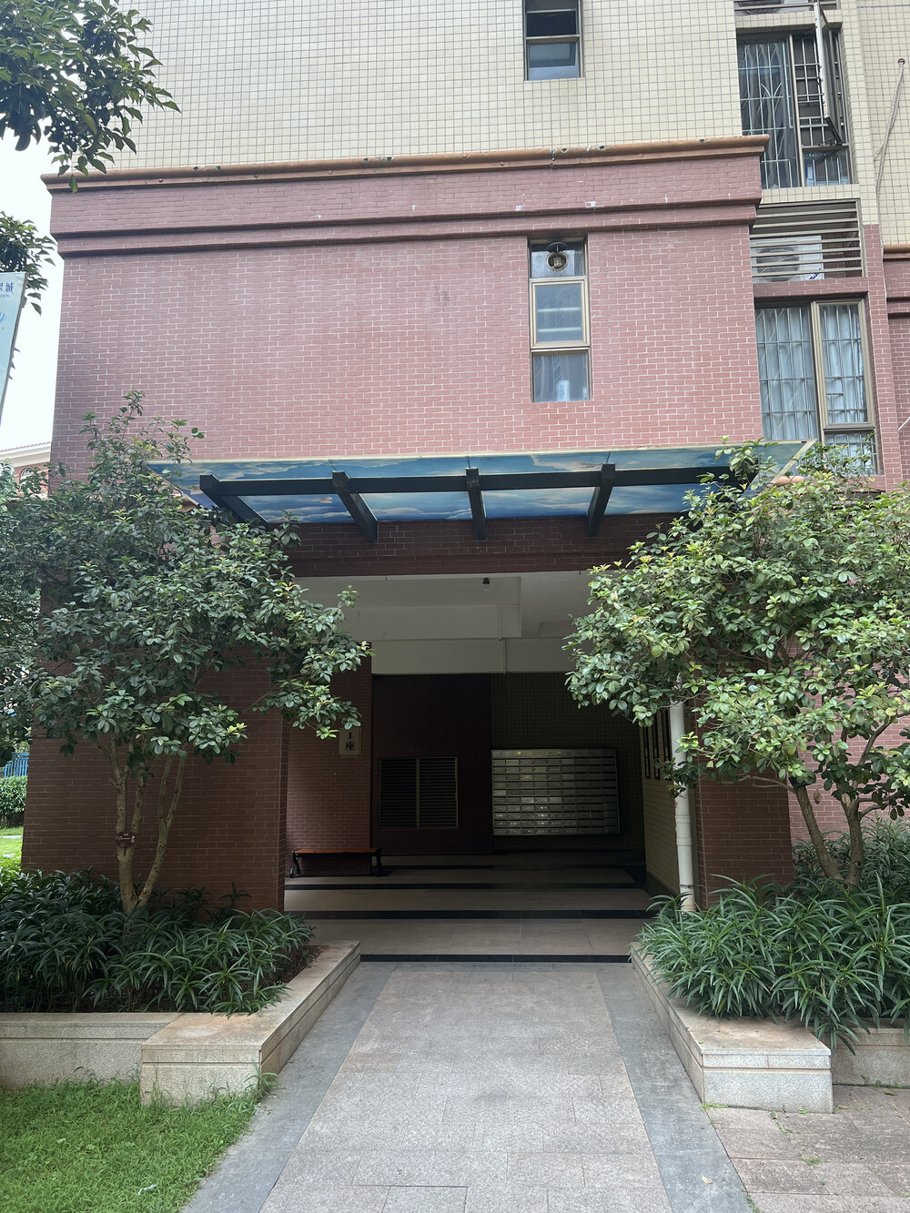 罗定市迎宾馆北面泷江翡翠城