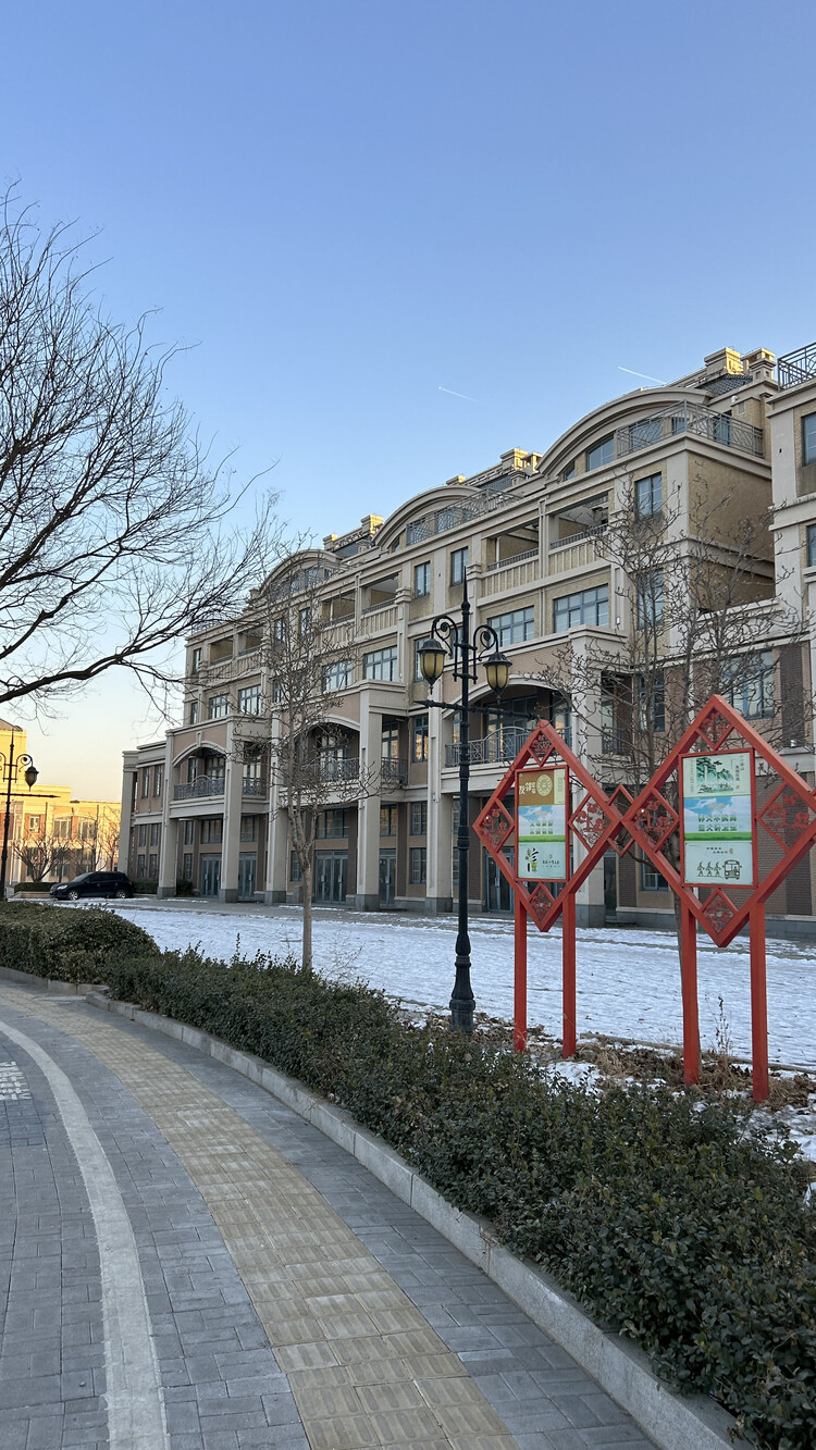 天地美墅四区327号楼06室